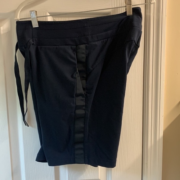 Athleta navy short drawstring waist size small drawstring waist 9” length - Picture 6 of 9